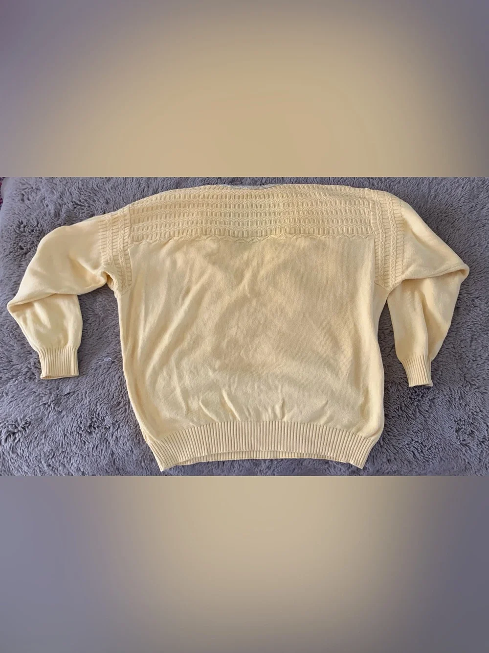 Light butter Yellow V-Neck Knit Sweater Made In Italy G Cuppi Large